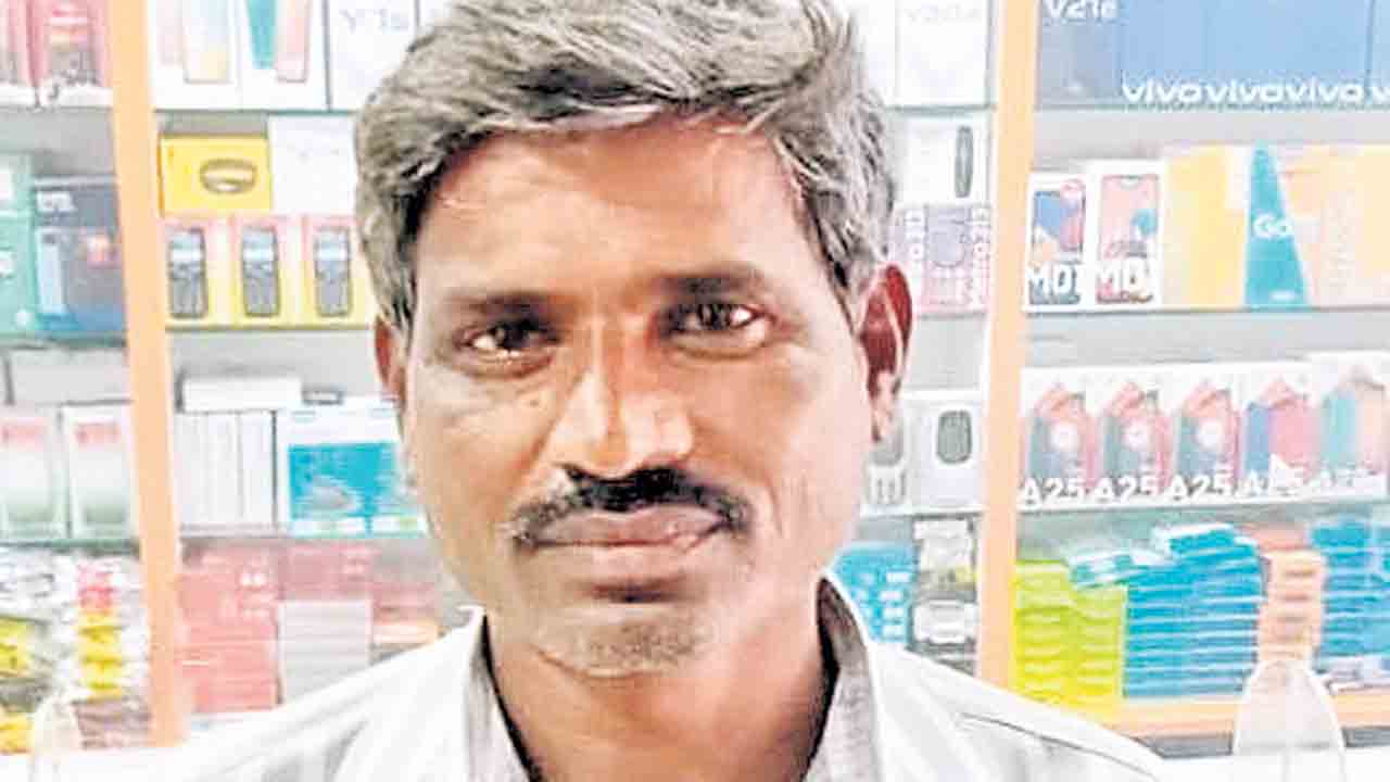 అప్పుల బాధతో రైతు ఆత్మహత్య