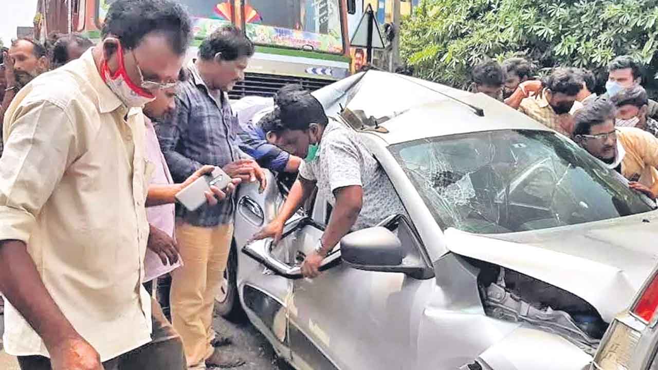 రోడ్డు ప్రమాద బాధితులకు ఉచిత వైద్యం