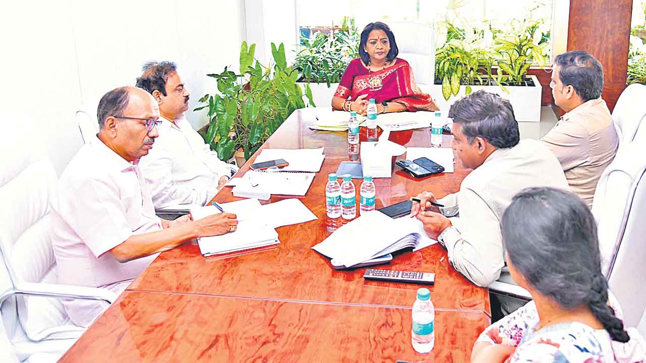 జవహర్‌నగర్‌లో కార్మికుల మరణం బాధాకరం..