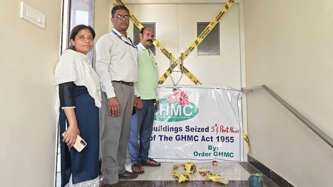 GHMC | జీహెచ్‌ఎంసీ అనుమతులకు విరుద్ధంగా నిర్మాణం.. ఆర్టీసీ క్రాస్‌ రోడ్డులో ఆస్పత్రి సీజ్‌