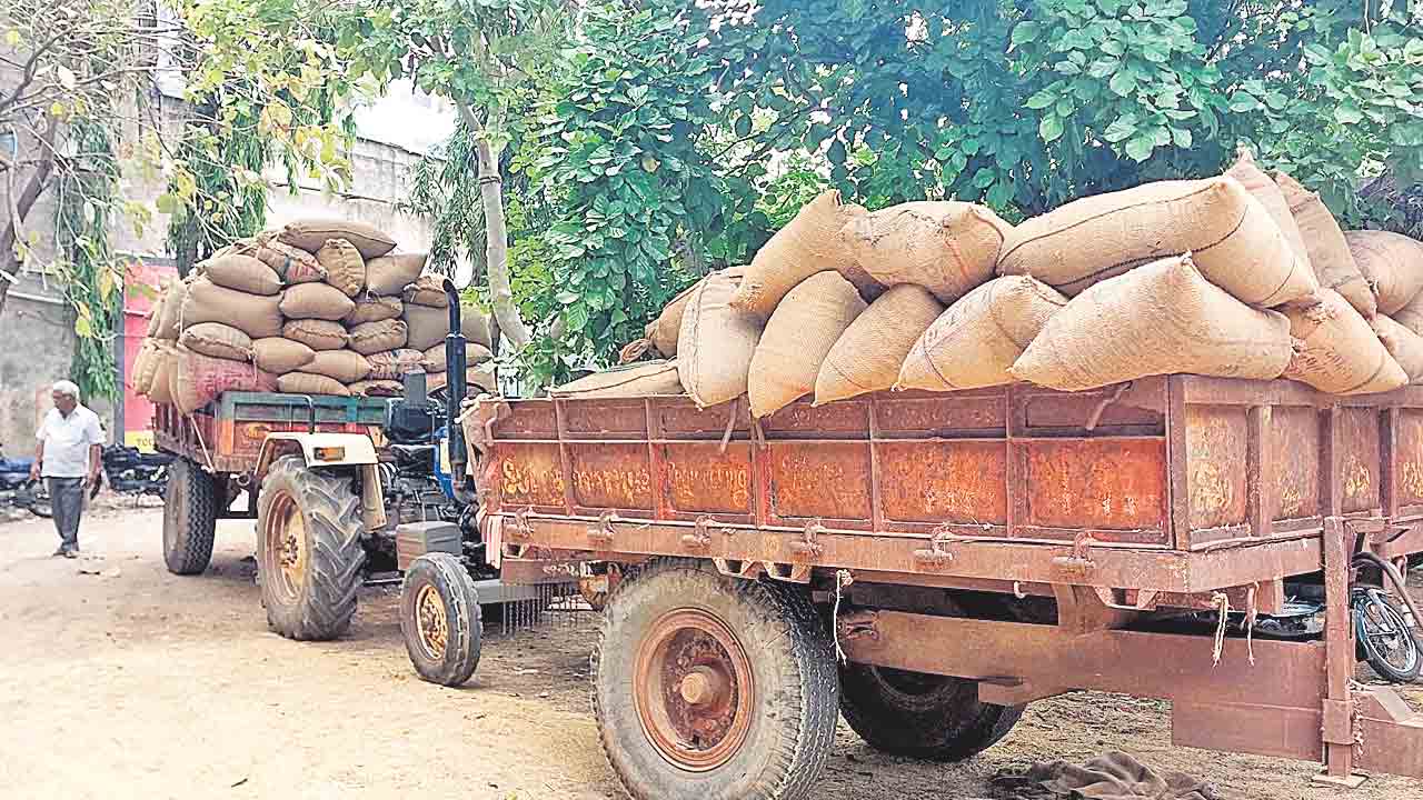 లక్ష్యనికి దూరంగా..