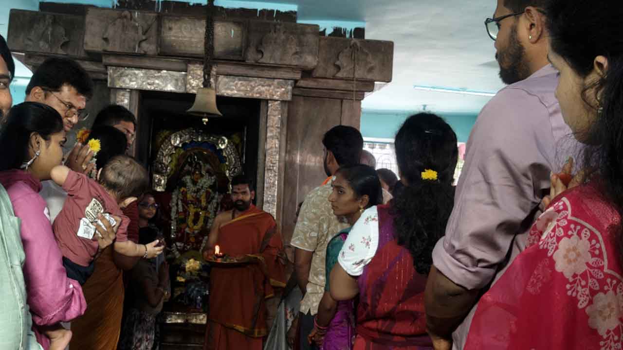 Veerabhadra Swamy Temple | వీరభద్రస్వామిదేవాలయంలో భక్తుల సందడి