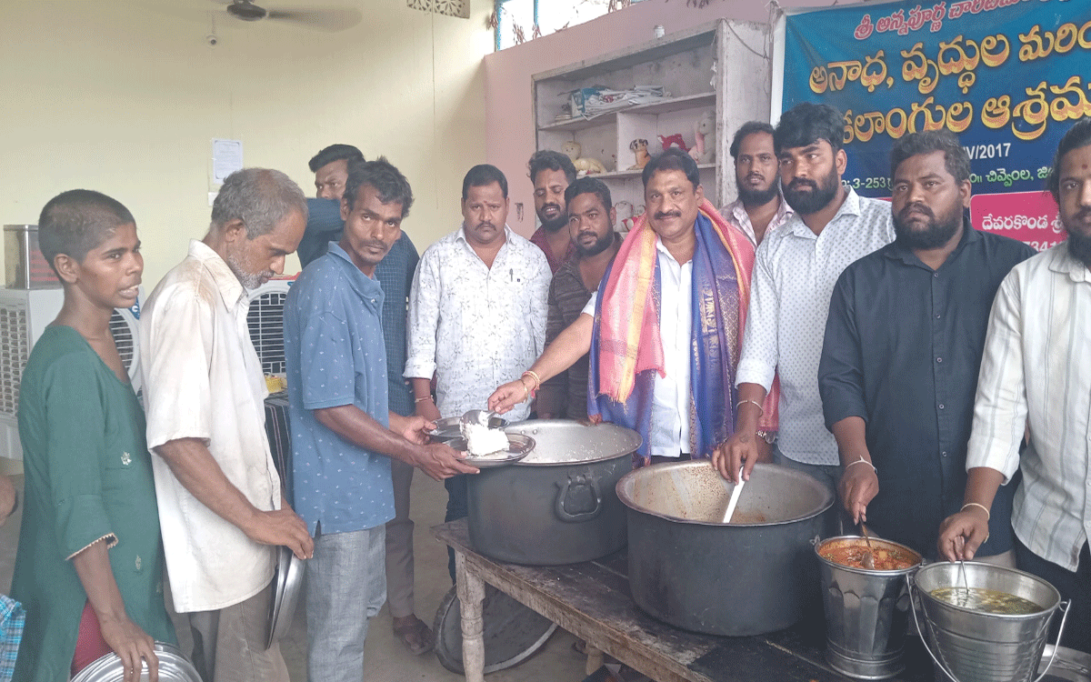 Suryapet Town : ఆలేటి ఆటం వ‌ర‌ల్డ్‌లో గుర్రం సత్యనారాయణ రెడ్డి జ‌న్మ‌దిన వేడుక‌లు