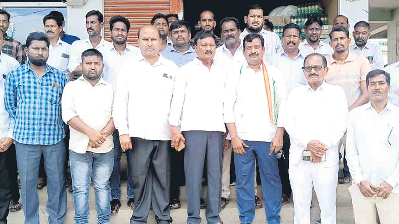 ఎన్ని అరాచకాలు చేసినా పట్టించుకోలేదు