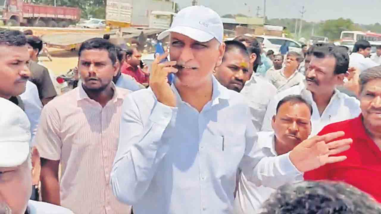 మానవత్వం చాటుకున్న హరీశ్‌రావు