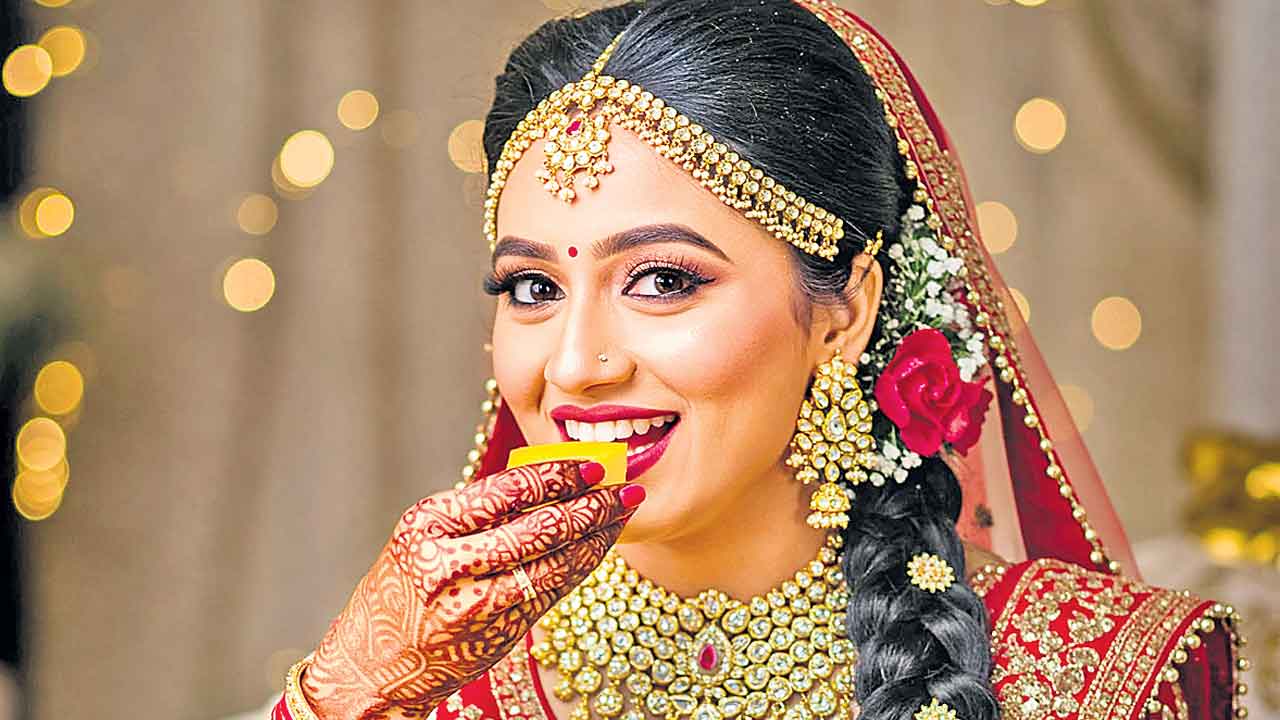 పెళ్లికూతురు అందంగా.. ఎనర్జిటిక్‌గా..