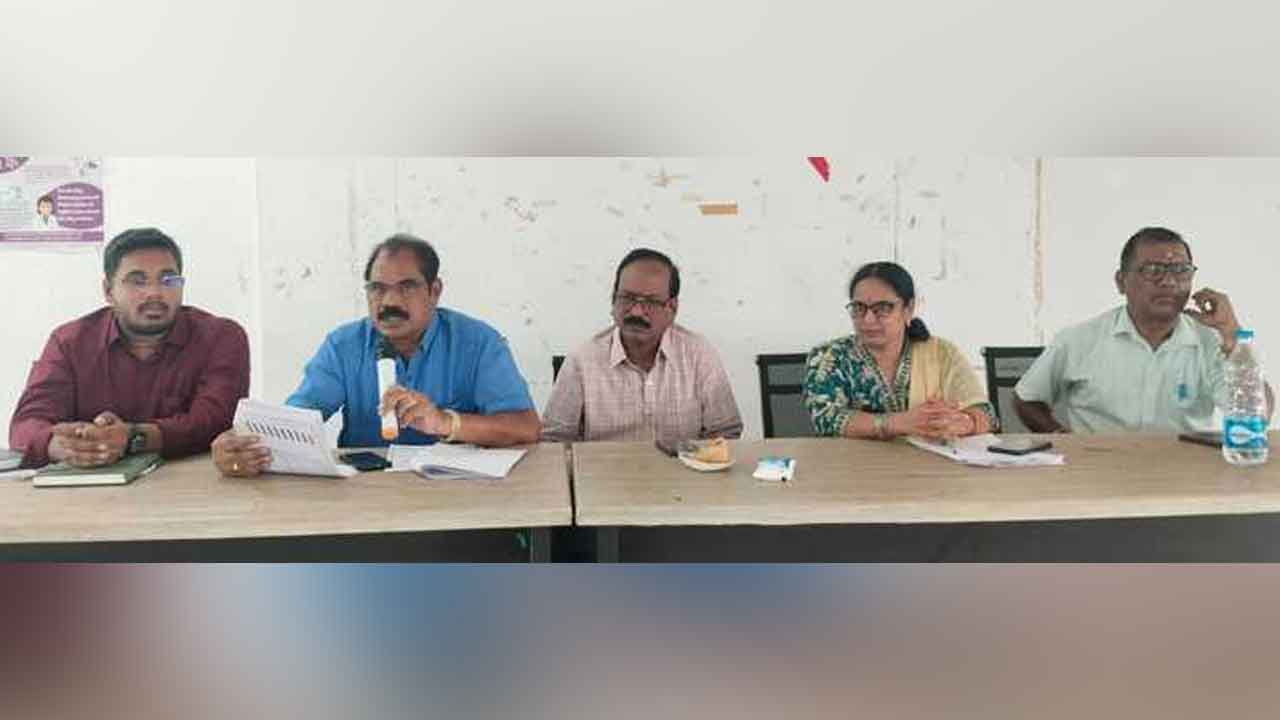 HIV | హెచ్ఐవీ బాధితులకు మెరుగైన వైద్యసేవలు అందించాలి : డాక్టర్ సాంబశివరావు