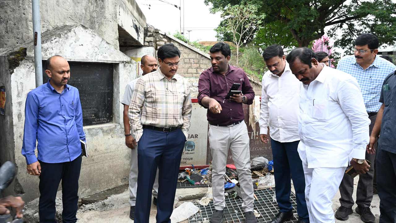 Hydraa | వరద ముప్పు ప్రాంతాలను పరిశీలించిన హైడ్రా కమిషనర్