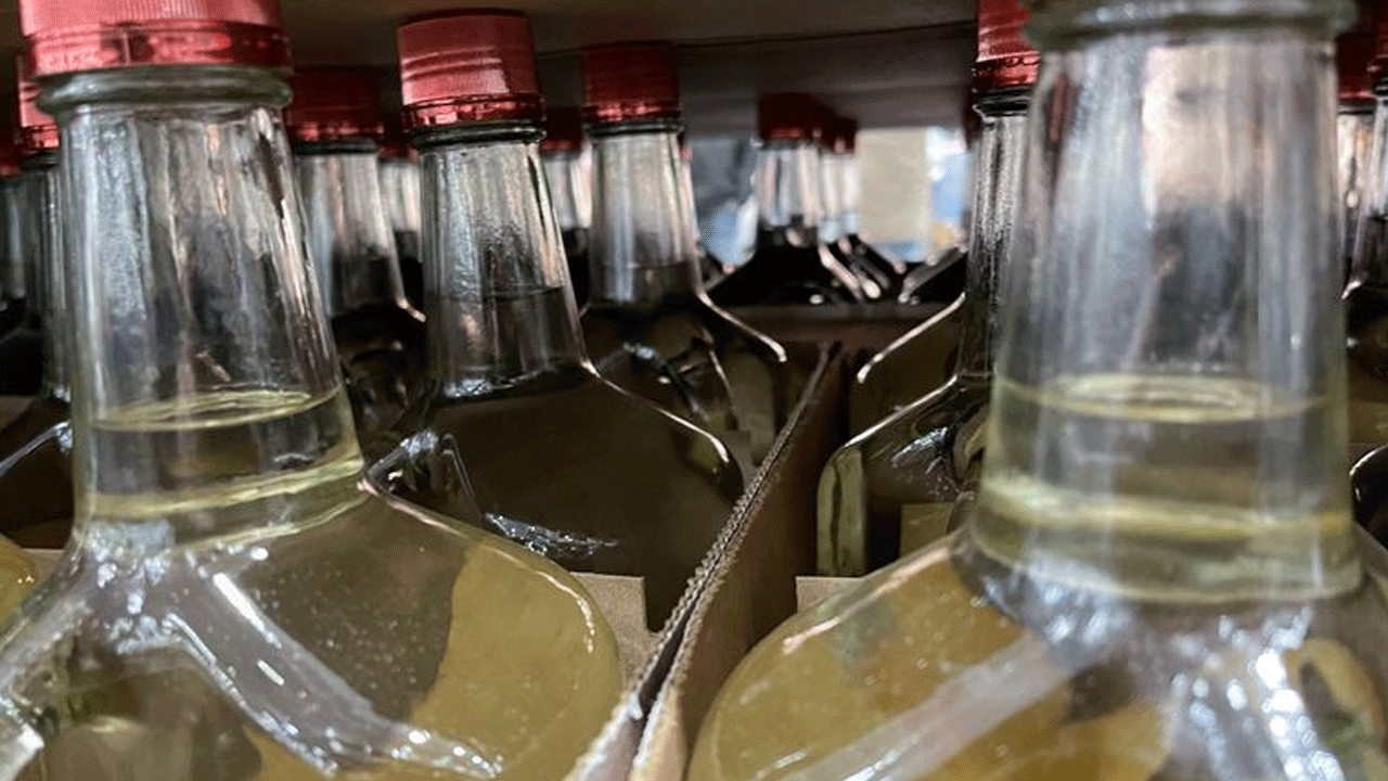 Illicit Liquor: క‌ల్తీ మ‌ద్యం సేవించి 15 మంది మృతి.. ఆరు మందికి తీవ్ర అస్వ‌స్థ‌త‌