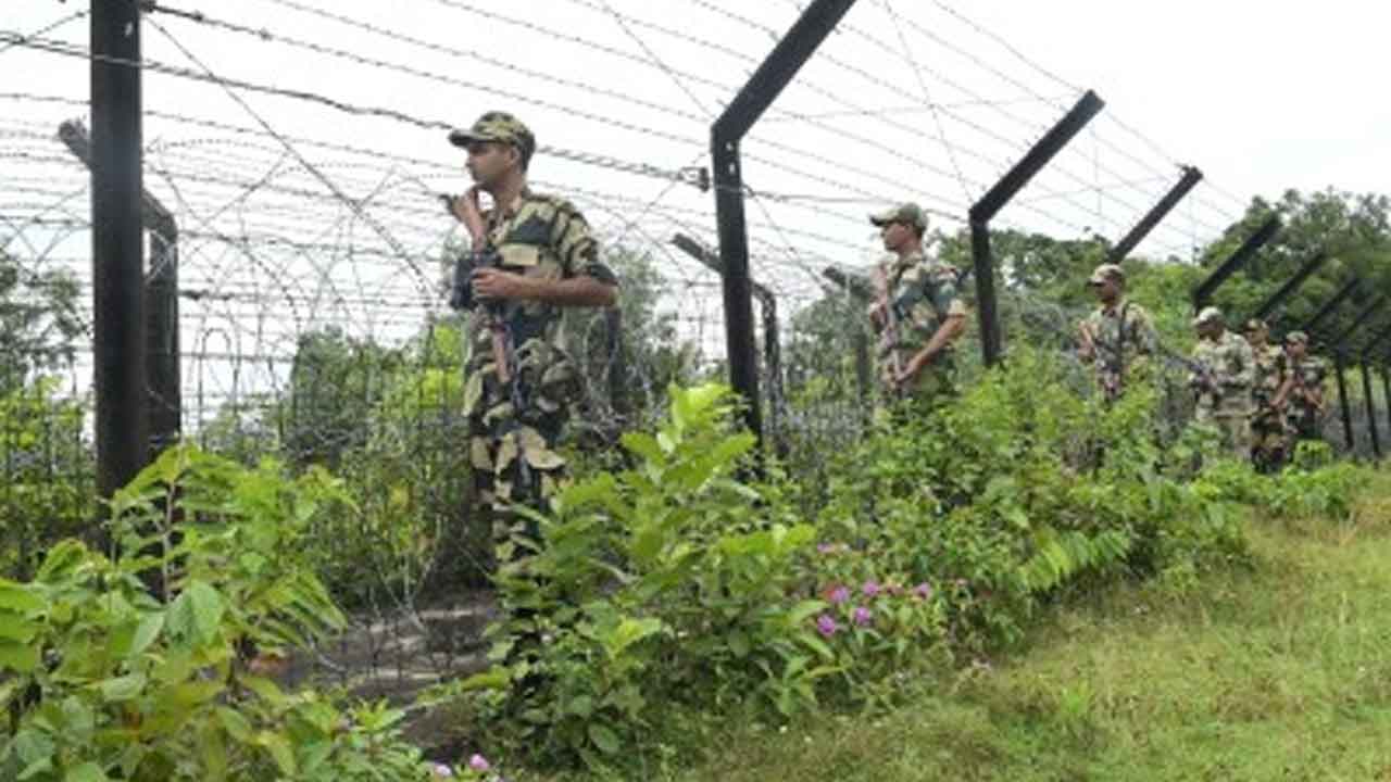 మరిన్ని సెక్టార్లలో పాక్‌ కాల్పులు