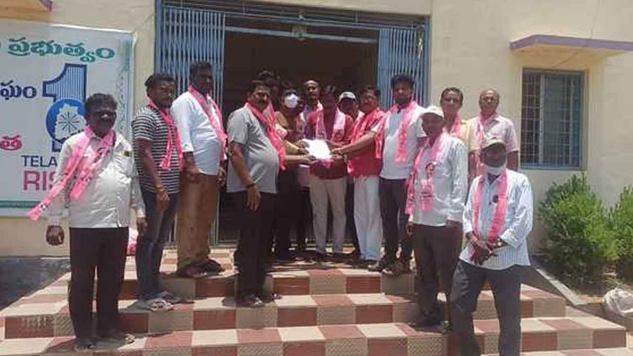 Indiramma houses | ఇందిరమ్మ ఇండ్ల అవకతవకలపై విచారణ జరపాలి : బీఆర్ఎస్ నాయకులు