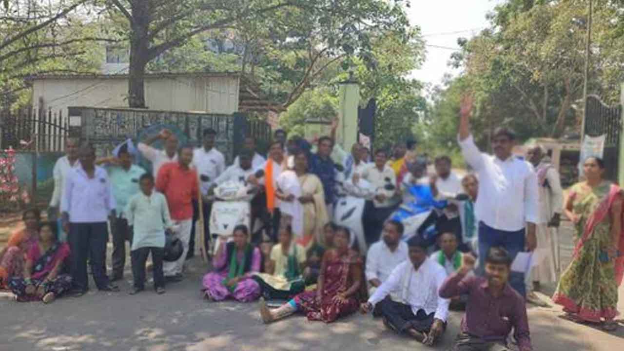 Indiramma Indlu | ఇక చాలు ఆపండి.. ఇందిరమ్మ ఇండ్ల లొల్లిపై ఇంటెలిజెన్స్‌ నిఘా!