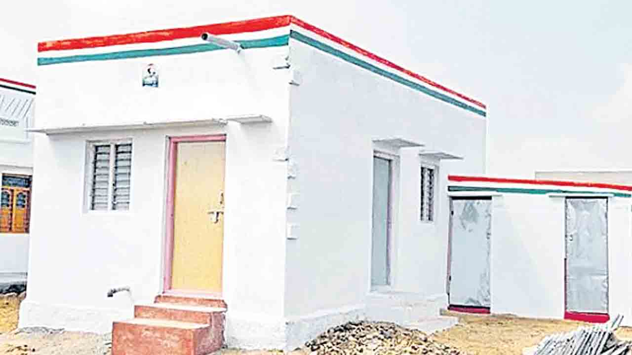 Indiramma Illu | ఇందిరమ్మ ఇళ్లు కాంగ్రెసోళ్లకేనా.. నమ్మకం కోల్పోతున్న ఇందిరమ్మ ఇళ్లకు అసలైన అర్హూలు