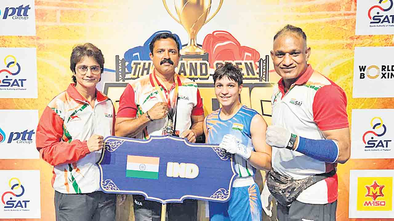 సెమీస్‌లో తమన్నా, ప్రియ