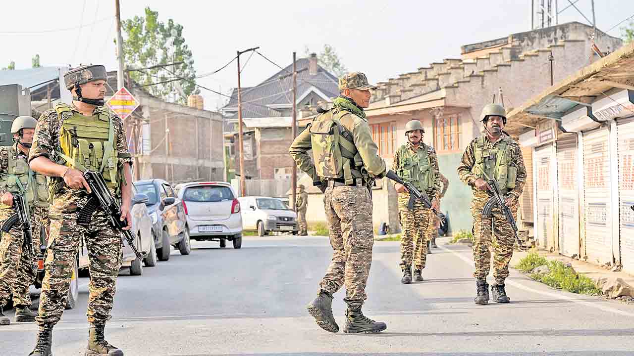 కశ్మీర్‌ వివాదం పాక్‌కు యమపాశం