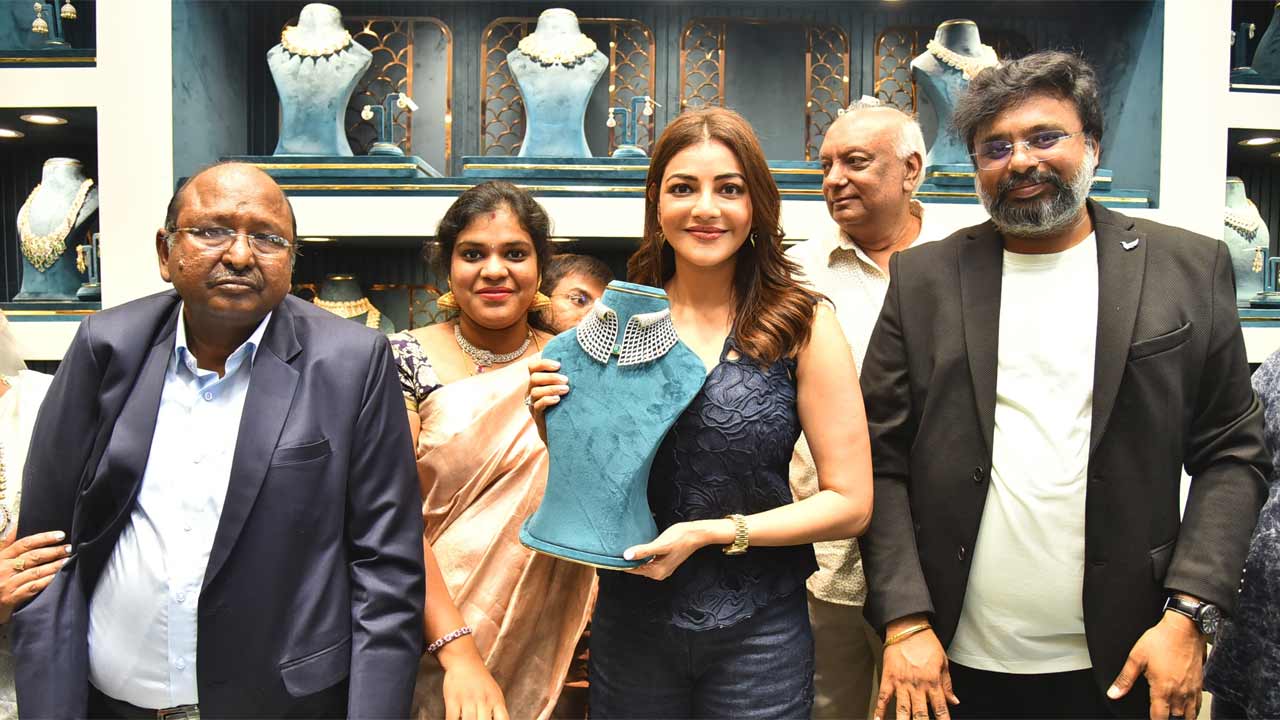 Kajal Agarwal | గోకులం సిగ్నేచర్ జువెల్స్ షోరూం ప్రారంభించిన కాజల్ అగర్వాల్