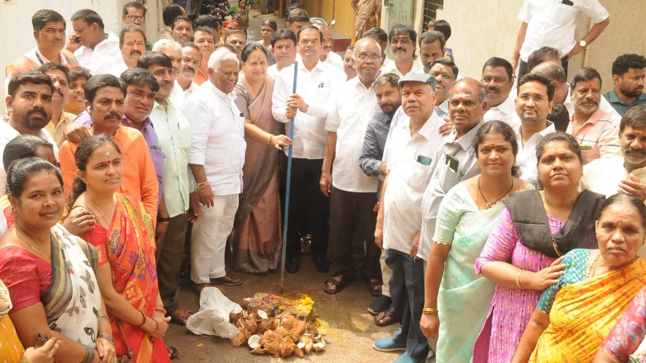 Kaleru Venkatesh | నర్సింహబస్తీని అన్ని విధాలుగా అభివృద్ధి చేస్తా: కాలేరు వెంకటేశ్‌