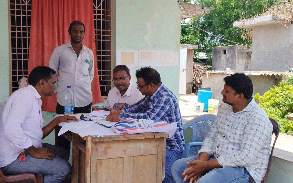 Karepalli : హరిజన లేబర్‌ సోసైటీ అధ్యక్షుడిగా కనకం ఉపేందర్‌