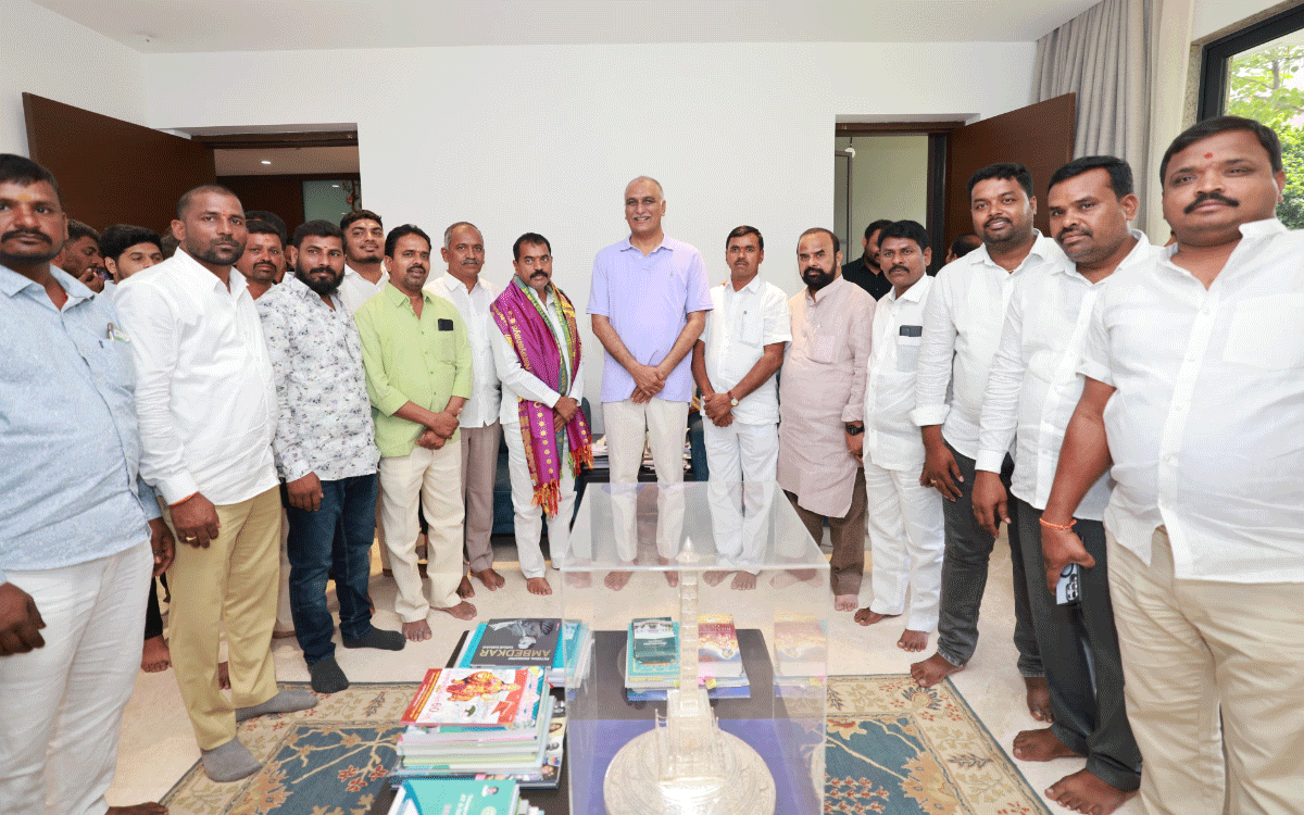 Yadagirigutta : అధికార పార్టీ ఎమ్మెల్యేపై క‌ర్రె వెంక‌ట‌య్య పోరాటం హ‌ర్ష‌నీయం : మాజీ మంత్రి హరీశ్ రావు