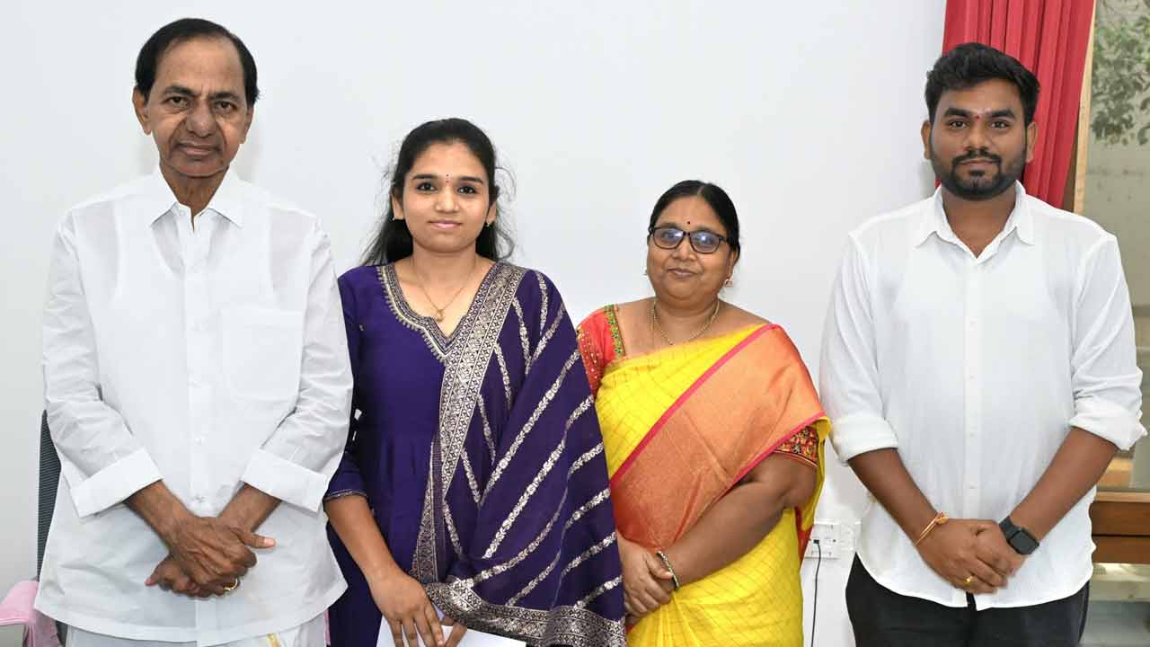 KCR | అమరుడు కానిస్టేబుల్ కిష్టయ్య కుటుంబానికి మ‌రోసారి అండ‌గా నిలిచిన కేసీఆర్