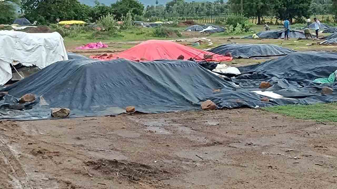 వర్షం మిగిల్చిన విషాదం