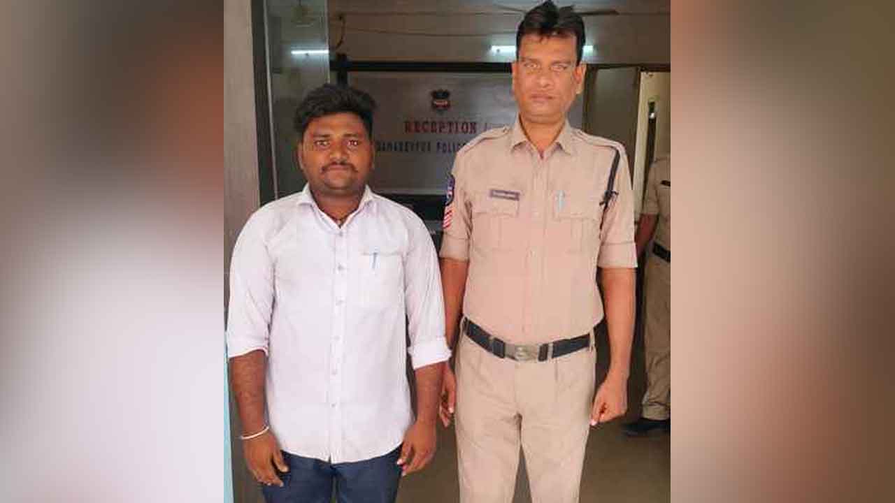 SFI leaders | ఎస్‌ఎఫ్‌ఐ నాయకుల అరెస్ట్‌ అక్రమం : కుమ్మరి రాజు