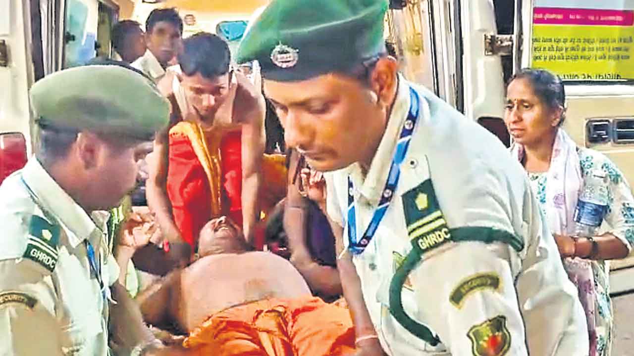 గోవా గుడిలో తొక్కిసలాట