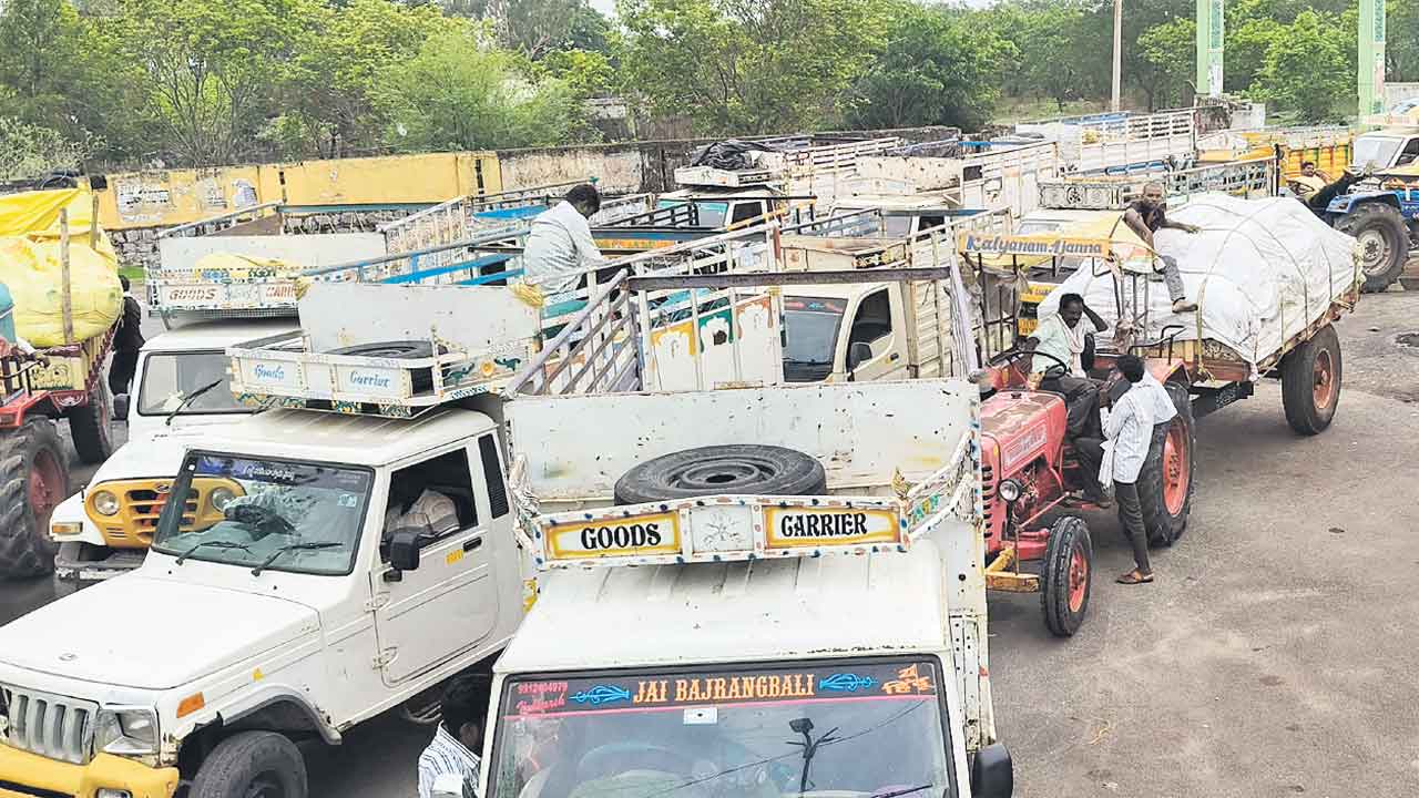 కొనుగోళ్లు బంద్‌