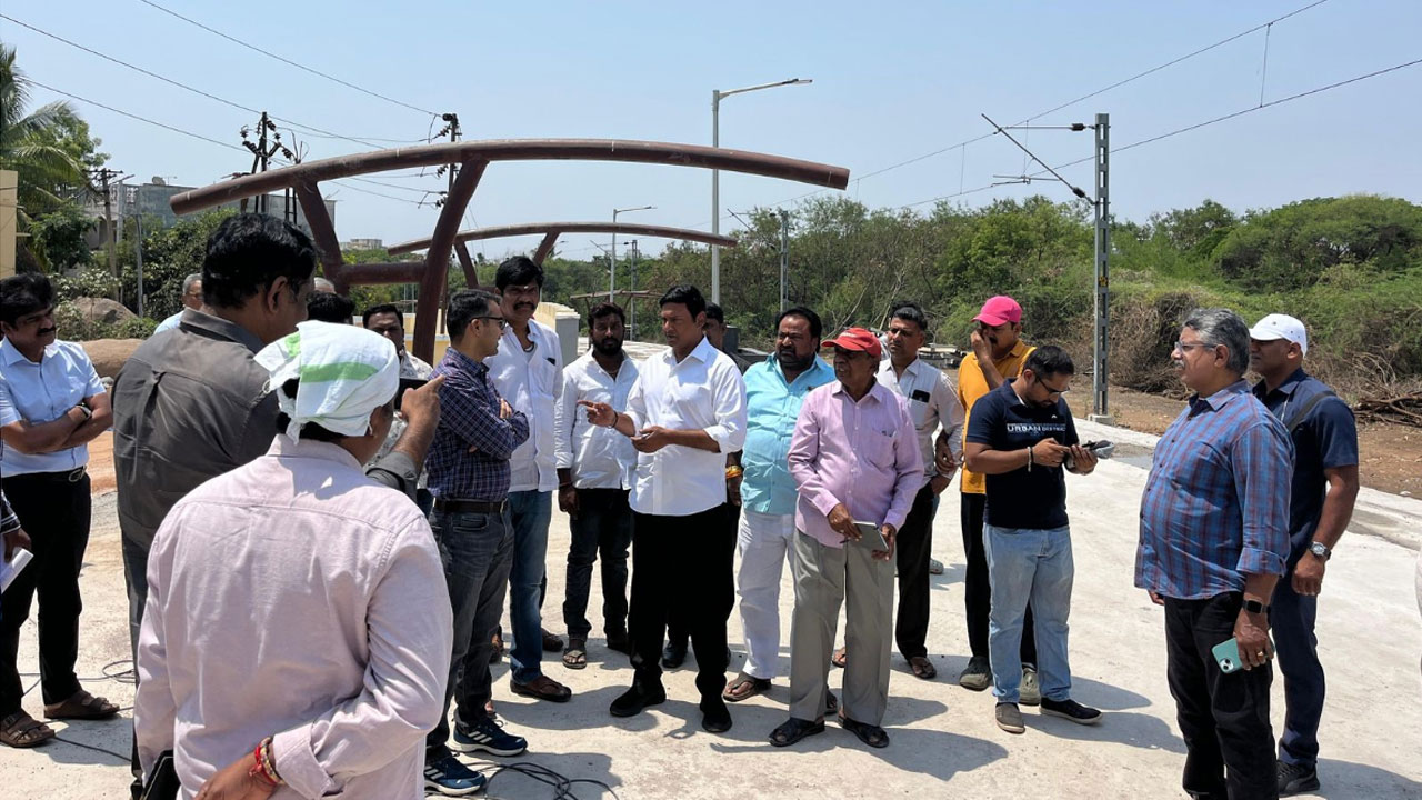 MLA Marri Rajashekar Reddy | రైల్వే ప్రయాణికులకు మౌలిక సదుపాయాలు కల్పించాలి : ఎమ్మెల్యే మర్రి రాజశేఖర్ రెడ్డి
