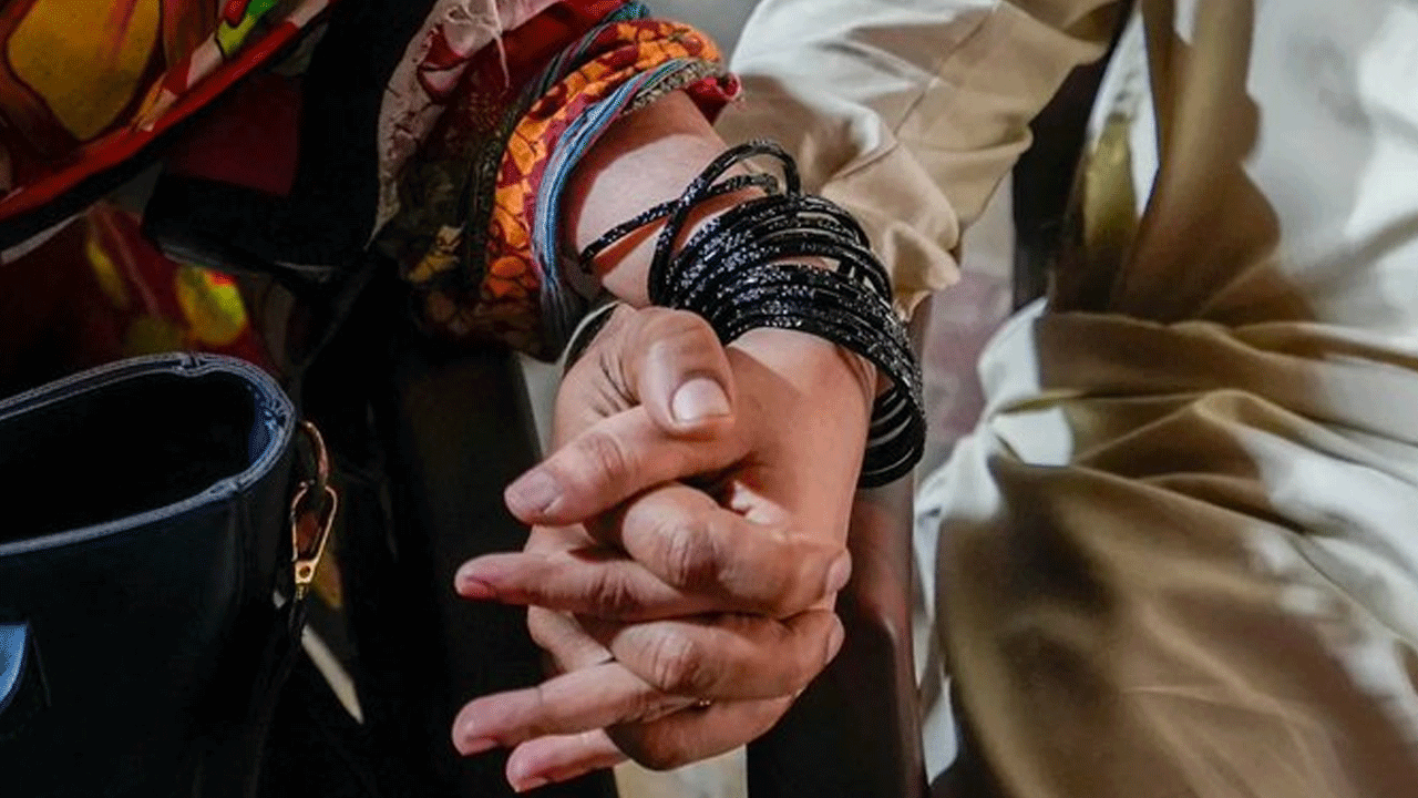 73 ఏళ్ల మ‌హిళ‌ను పెళ్లి చేసుకుంటాన‌ని చెప్పి.. 57 ల‌క్ష‌లు మోసం చేశాడు