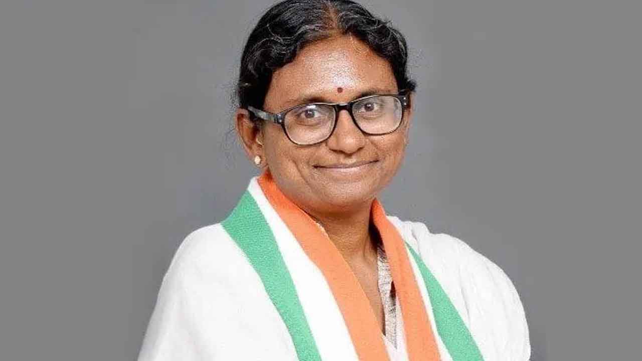 Congress | జంబో కార్యవర్గం కుదరదు.. పీసీసీ జాబితాను తిరస్కరించిన రాష్ట్ర ఇన్‌చార్జి మీనాక్షి నటరాజన్‌