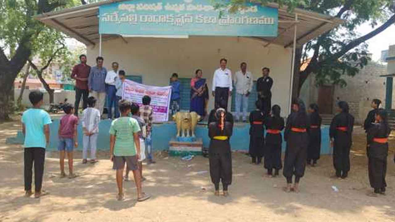 Summer camps | ఉచిత శిక్షణ శిబిరాలను సద్వినియోగం చేసుకోవాలి : ఎంఈఓ రత్నమాల