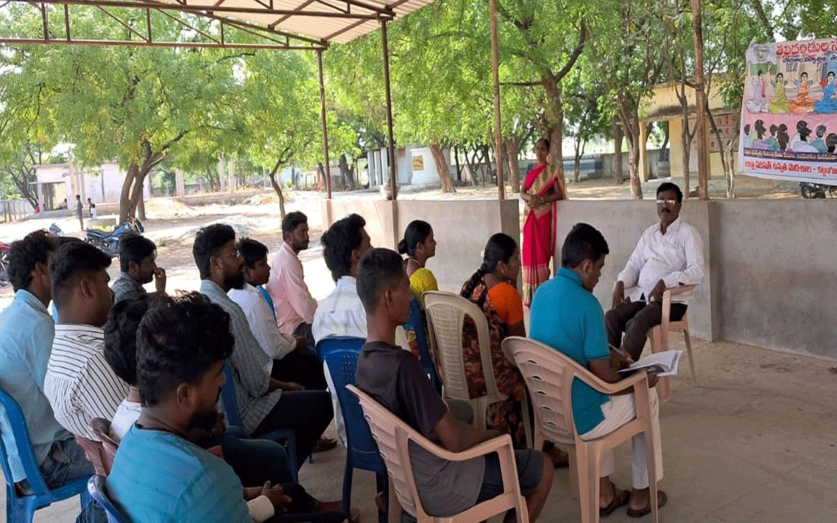 Kattangur : పిల్లలను ప్రభుత్వ పాఠశాలల్లో చేర్పించాలి : ఎంఈఓ అంబటి అంజయ్య
