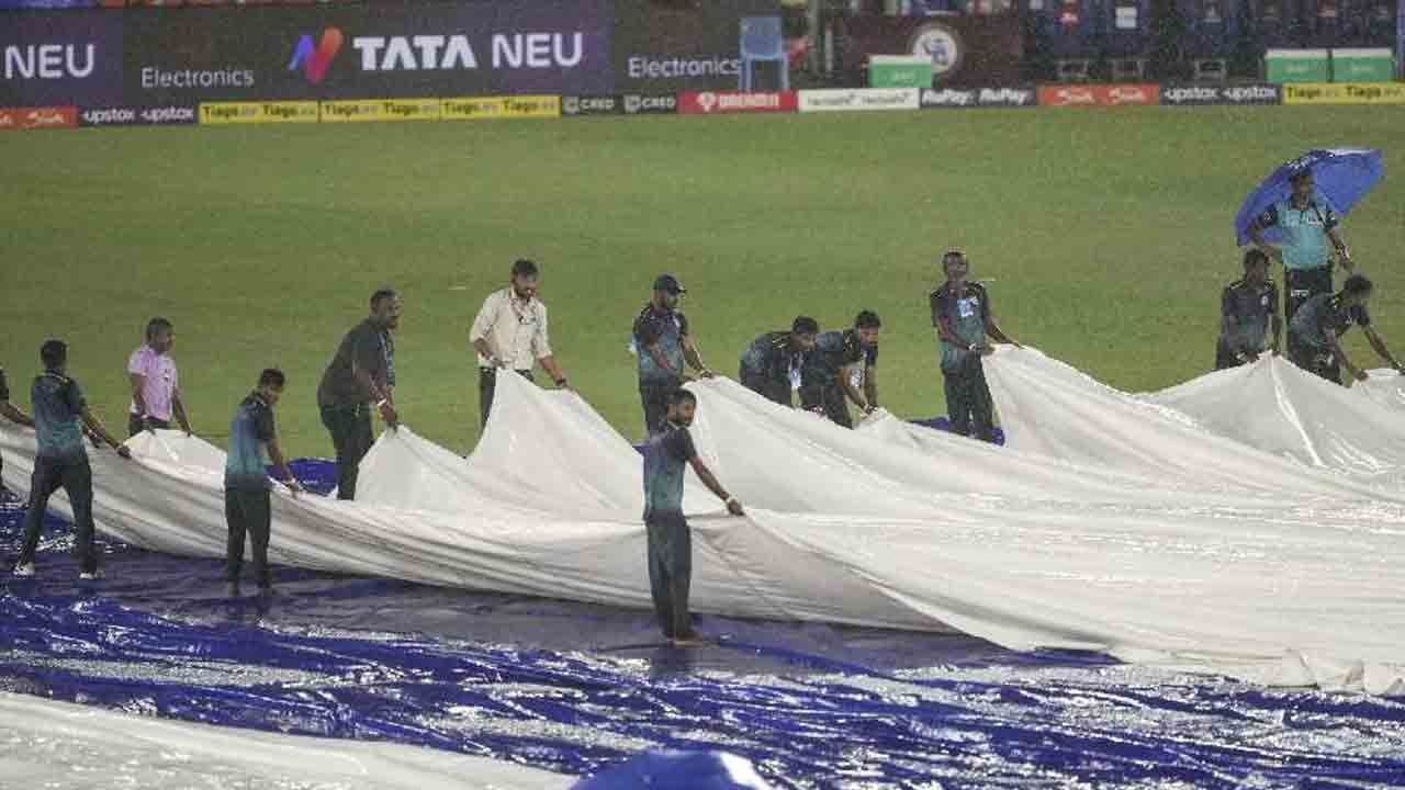 IPL 2025 | వాంఖ‌డేలో వాన‌.. గుజ‌రాత్ ఇన్నింగ్స్‌కు అంత‌రాయం