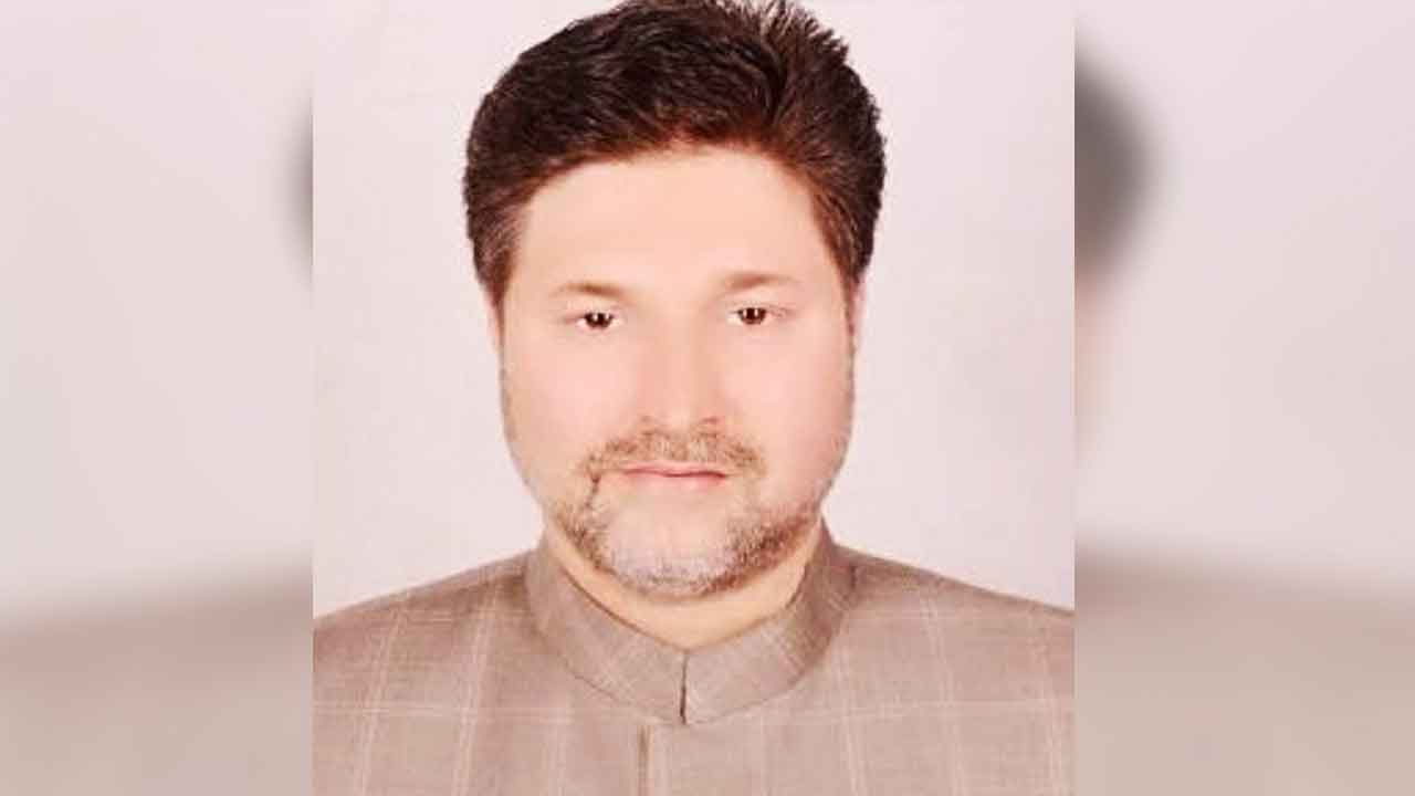 ఎమ్మెల్సీగా మీర్జా రియాజ్‌ ప్రమాణం