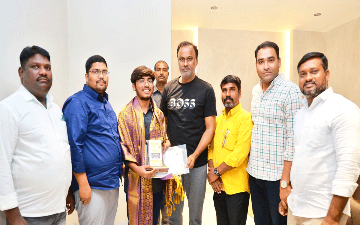 Munugode : వృత్తి విద్య కోర్సులో రాష్ట్రస్థాయిలో రెండో ర్యాంక్.. విద్యార్థికి ఎమ్మెల్యే రాజ‌గోపాల్‌రెడ్డి అభినంద‌న‌