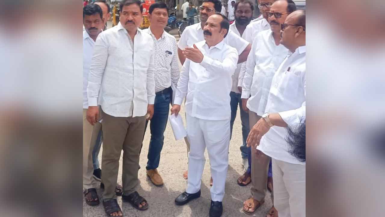 ప్రజలకు ఇబ్బందులు లేకుండా జంక్షన్ పనులను నిర్మించాలి : ఎమ్మెల్సీ రవీందర్ రావు
