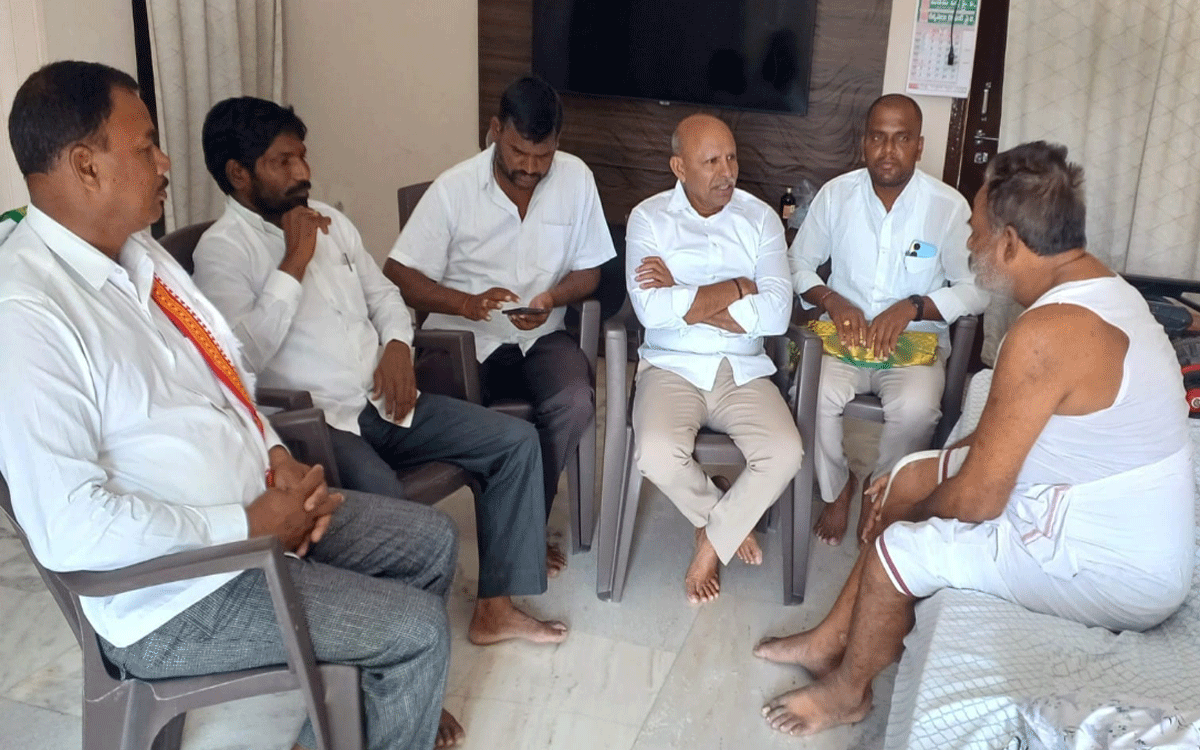 Munugode : పాల్వాయి చెన్నారెడ్డికి ఎమ్మెల్సీ శంక‌ర్‌నాయ‌క్ ప‌రామ‌ర్శ‌