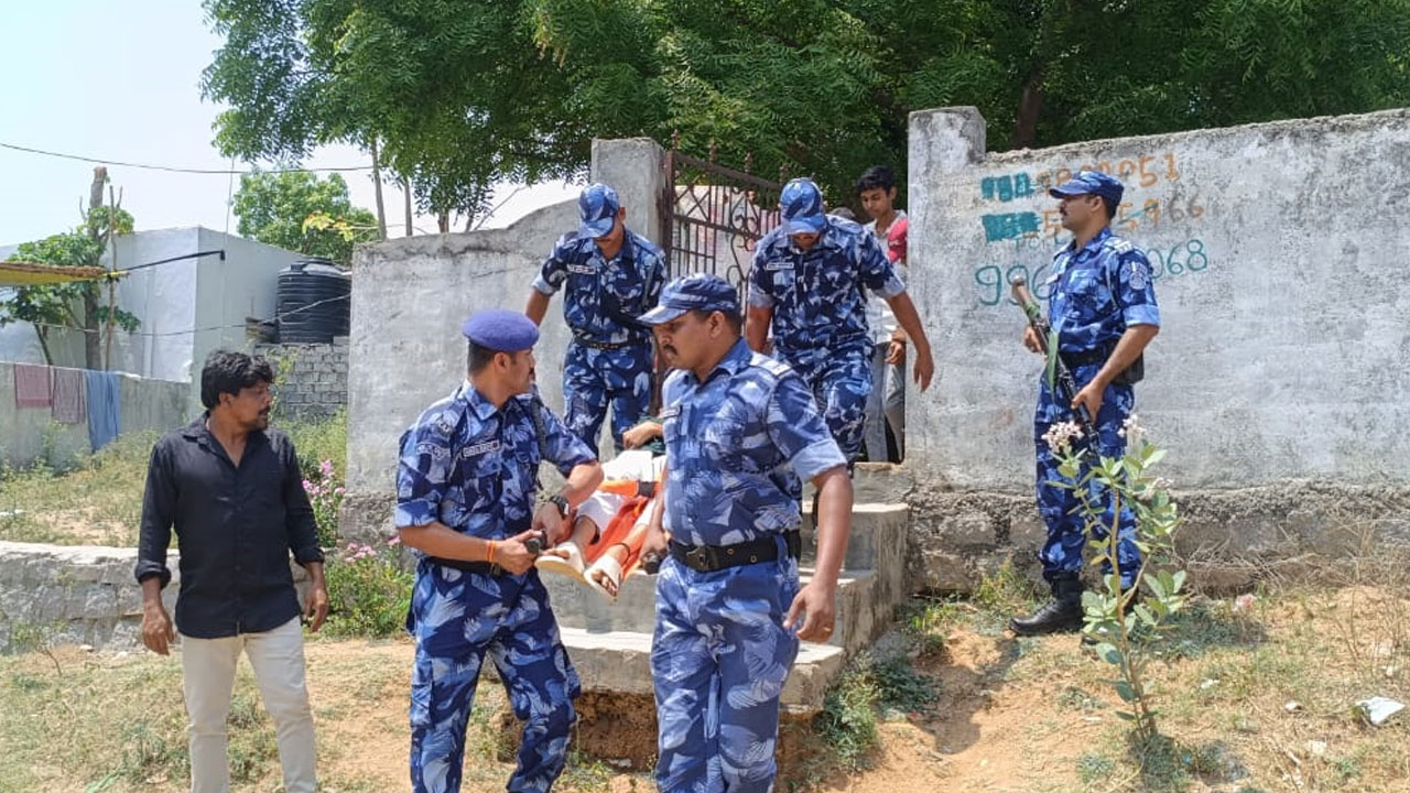 Rapid Action Force mock drill | ఆందోళన వద్దు… అప్రమత్తతే ముద్దు: జవహర్‌నగర్‌లో రాపిడ్ యాక్షన్ ఫోర్స్ మాక్ డ్రిల్