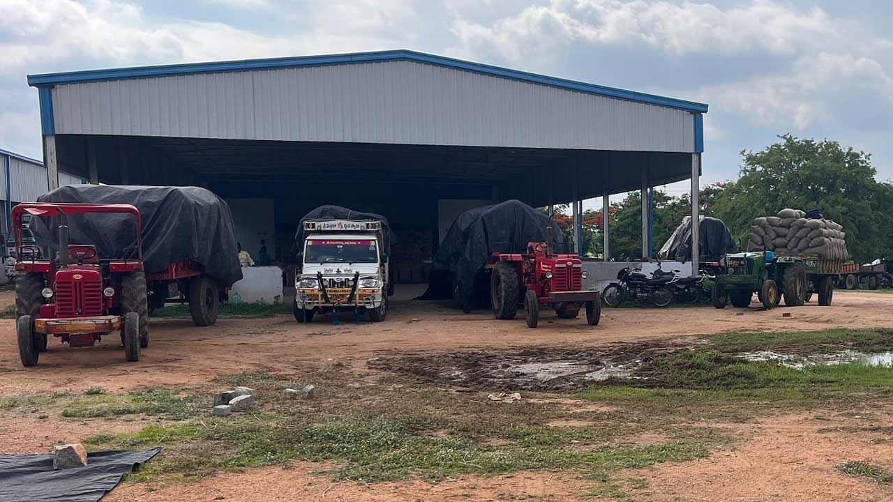 మాకు అన్యాయం చేస్తామంటే సహించేది లేదు.. రైతన్నల ఆగ్రహం