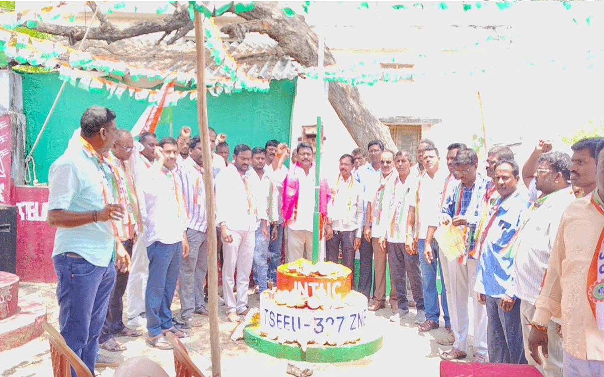 Munugode : విద్యుత్ కార్మికుల స‌మ‌స్య‌ల ప‌రిష్కారానికి కృషి : సురేశ్‌కుమార్‌