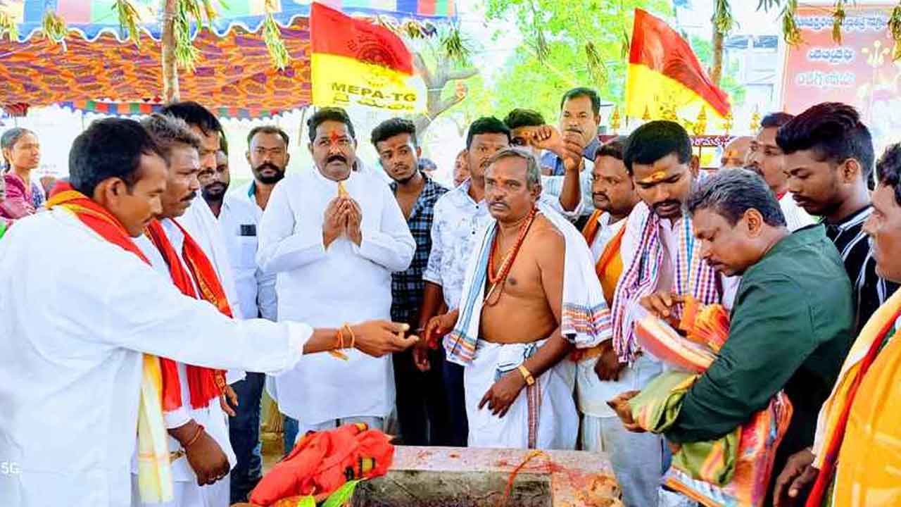 Peddammathalli statue | వైభవంగా పెద్దమ్మ తల్లి విగ్రహ ప్రతిష్టాపన