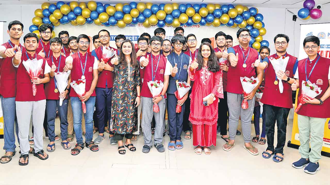 ఎప్‌సెట్‌ ఫలితాల్లో చరిత్ర తిరగ రాసిన నారాయణ