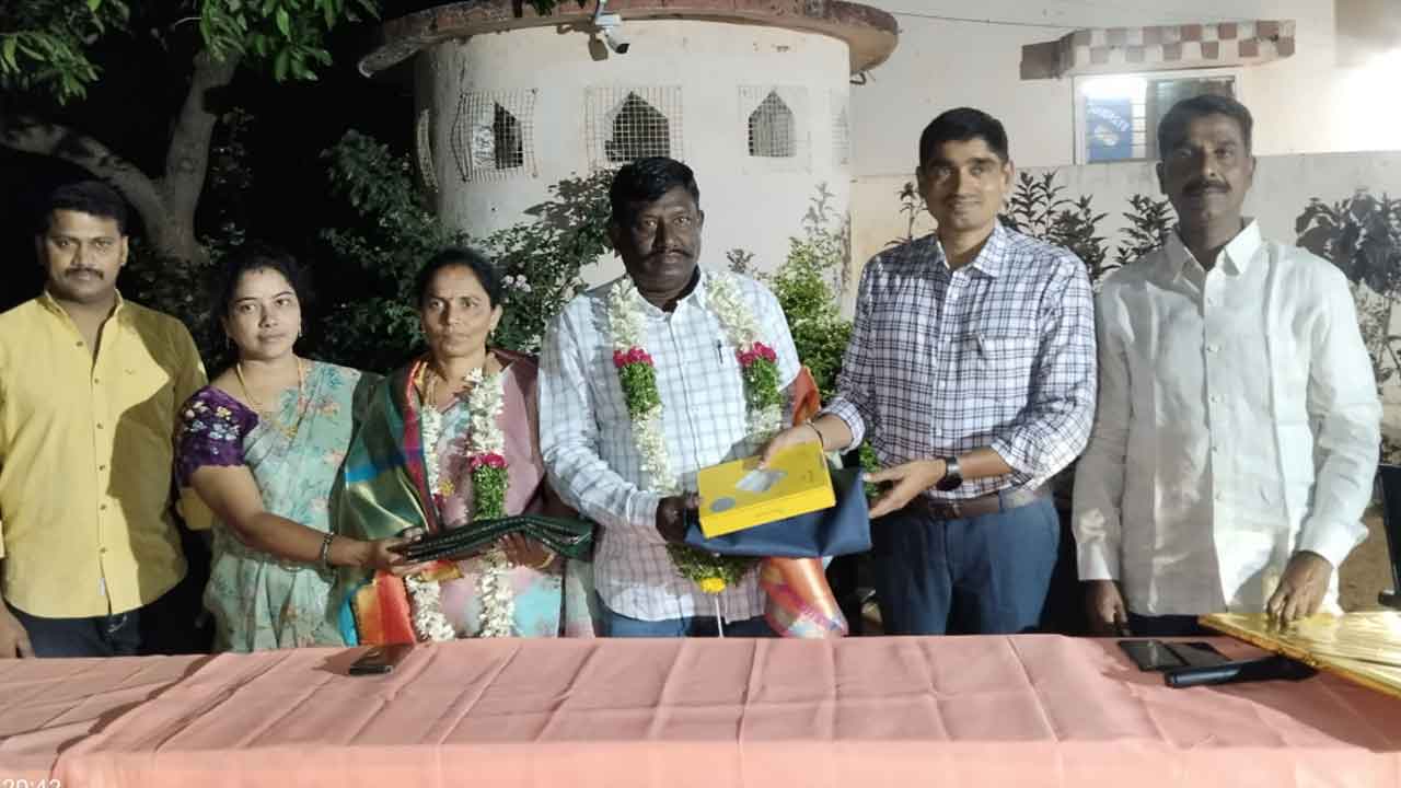 ఉత్తమ సేవలతోనే ఉద్యోగులకు గుర్తింపు : సీఐ శ్రీను