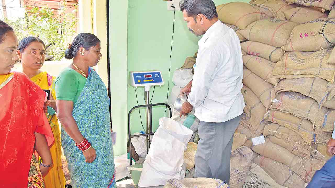 రేషన్‌ కార్డు అందని ద్రాక్షేనా ?