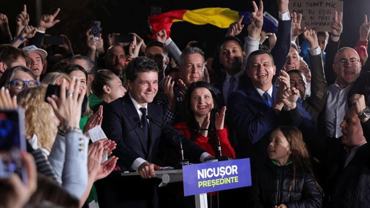 Nicusor Dan: మ్యాథ‌మెటిక్స్ ఒలింపియాడ్‌లో గోల్డ్ మెడ‌లిస్ట్‌.. ఇప్పుడు రొమేనియా దేశాధ్య‌క్షుడు