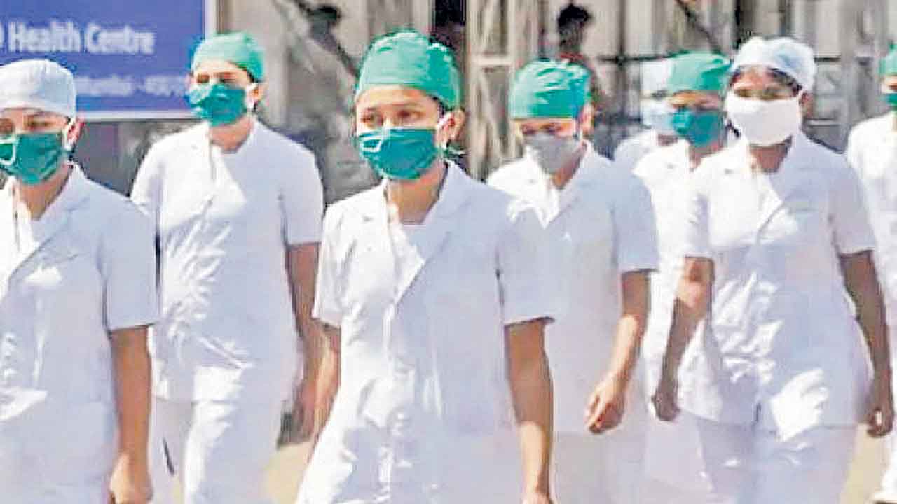 నర్సింగ్‌ సర్టిఫికెట్ల ‘రెన్యువల్‌’పై గందరగోళం