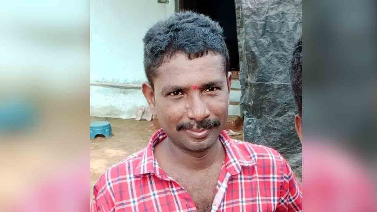 ఇల్లందలో ట్రాక్టర్‌ కిందపడి ఒకరి మృతి