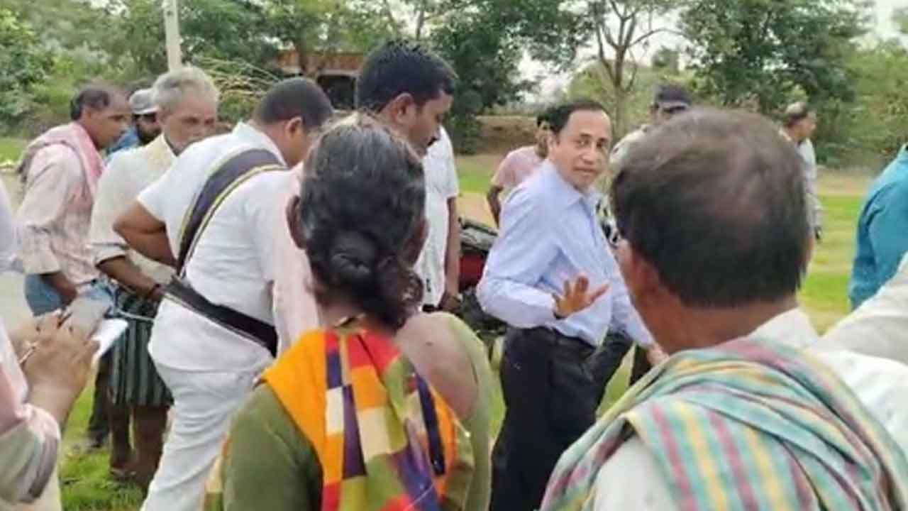 Bonus money | బోనస్ డబ్బుల కోసం రైతులు ఎదురుచూపులు.. పట్టించుకోని అధికారులు