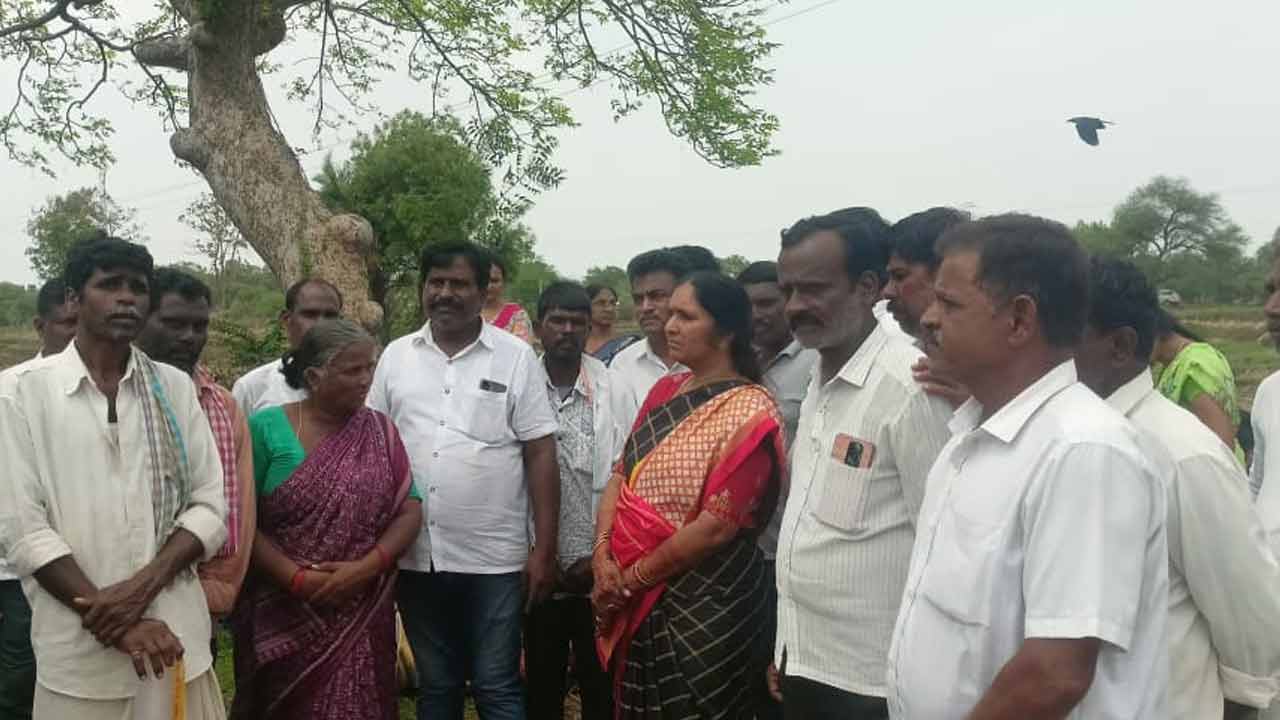 Papannapeta | బీఆర్ఎస్ నాయకుడు అంత్యక్రియలో పాల్గొన్న మాజీ ఎమ్మెల్యే